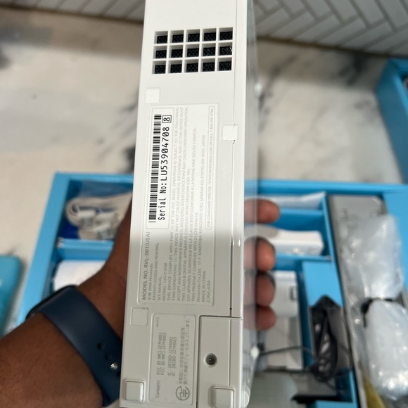 Nintendo Wii Wii Video Game Console Bundle Complete In Box - Picture 8 of 9